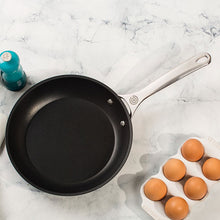 Load image into Gallery viewer, Le Creuset