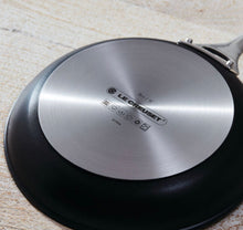 Load image into Gallery viewer, Le Creuset Nonstick Pro 10” Fry Pan
